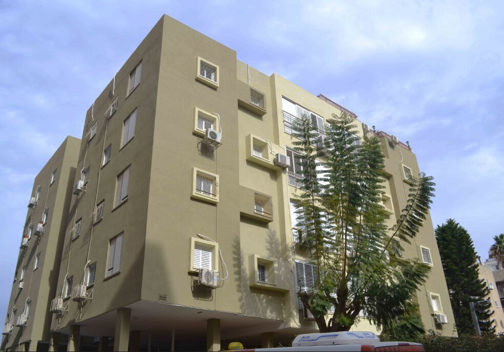 שיפוץ חזיתות ובניית מרפסות