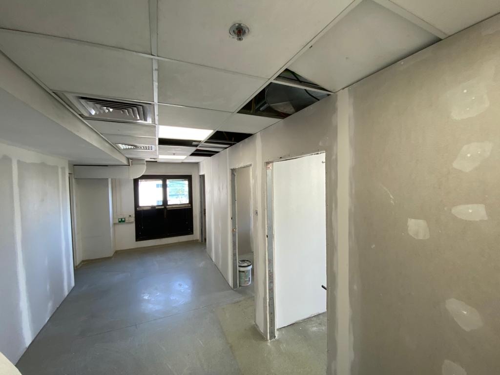 שיפוץ משרד בבסיס צבאי