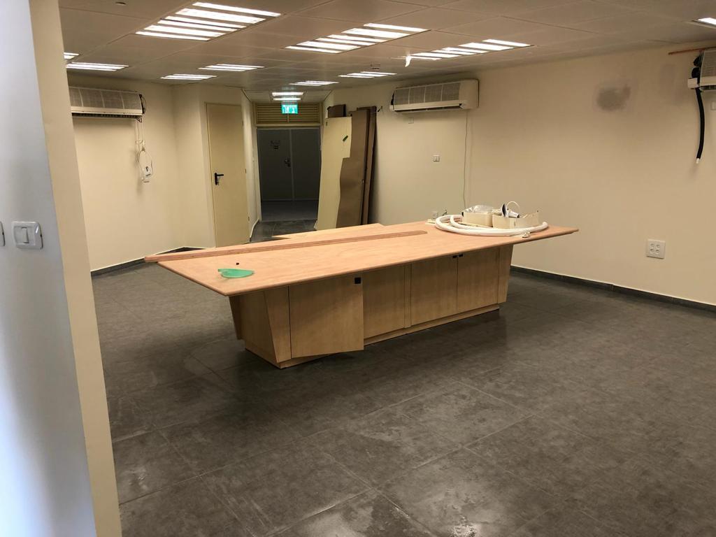 שיפוץ משרד בבסיס צבאי