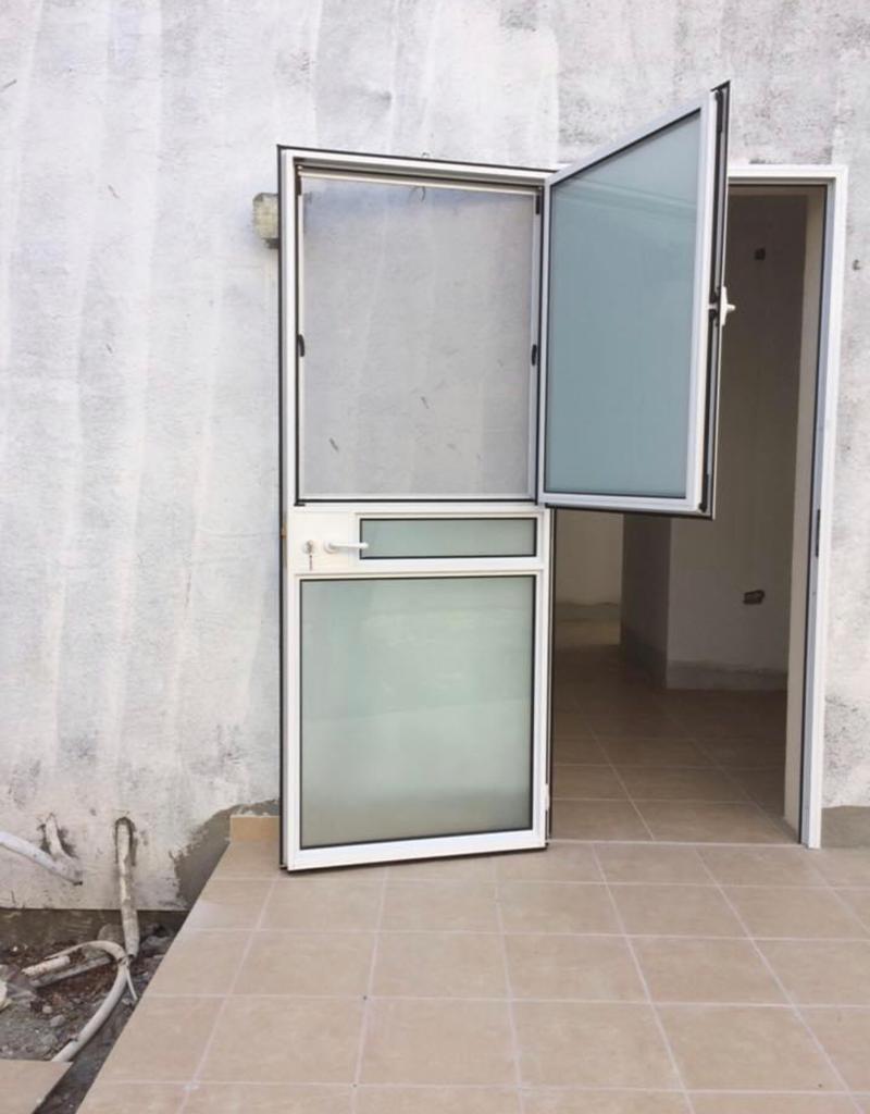 דלתות אלומיניום