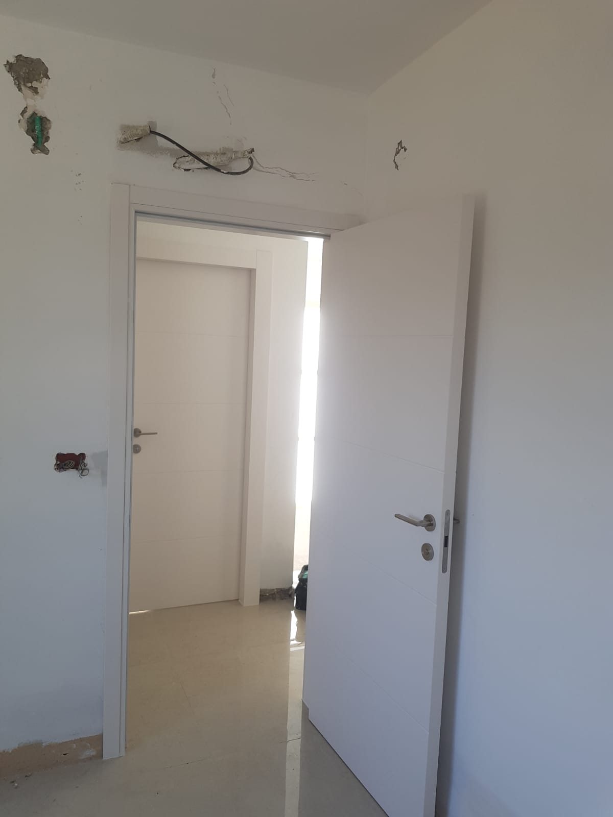 מגוון דלתות