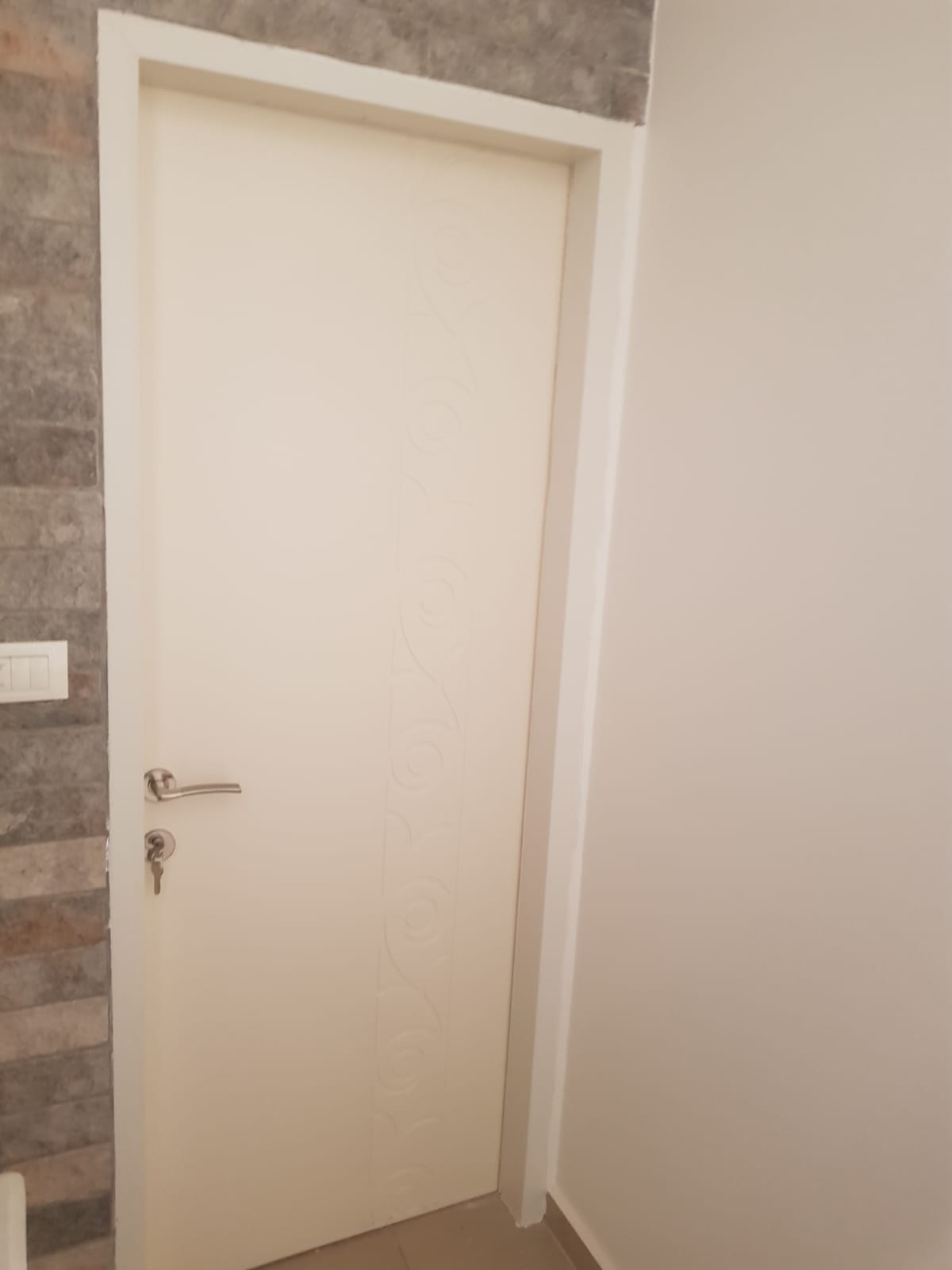 מגוון דלתות