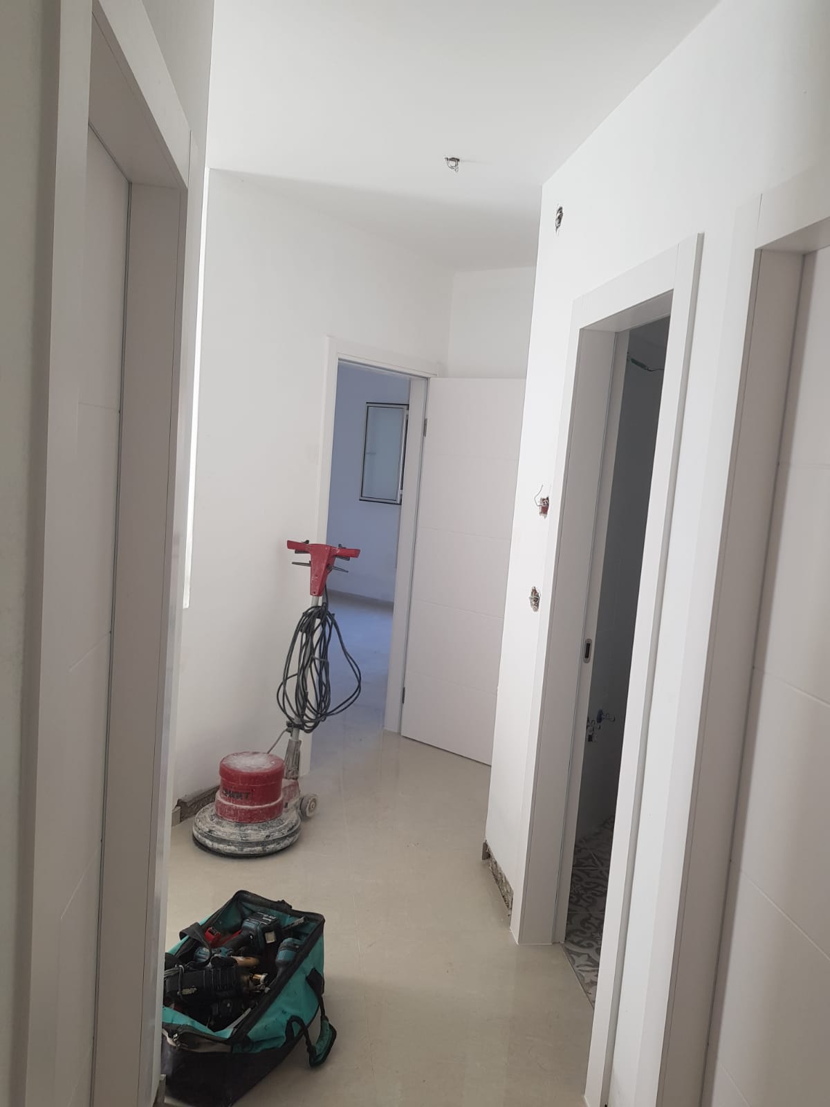 מגוון דלתות