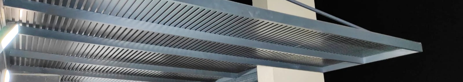 צילום מעבודה של מאור ננוי