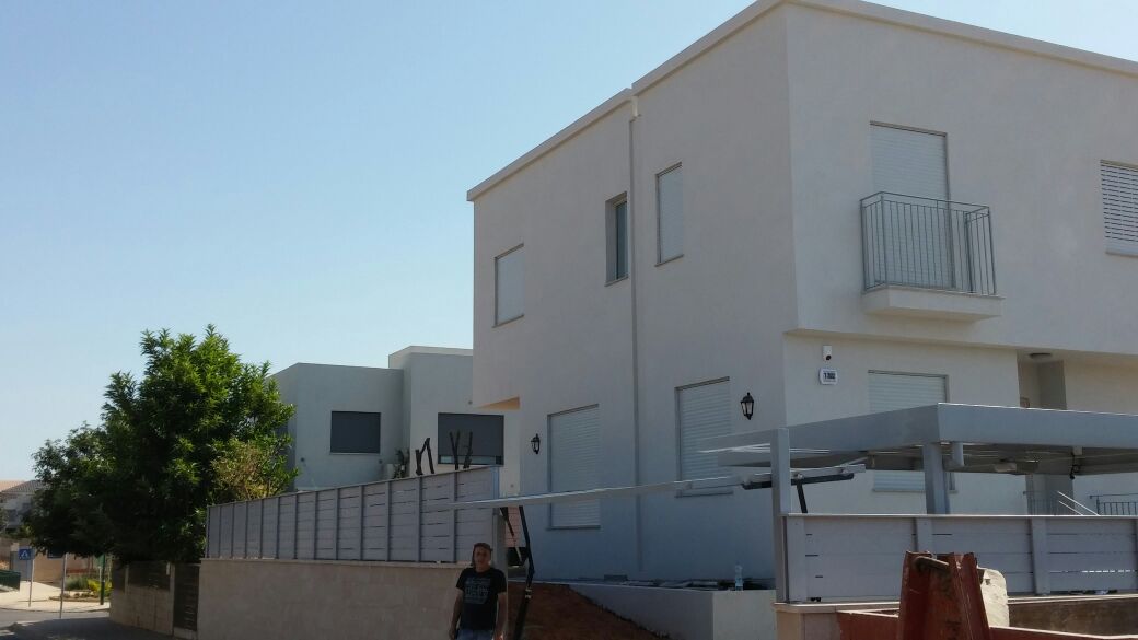 שיפוץ בשני בתים