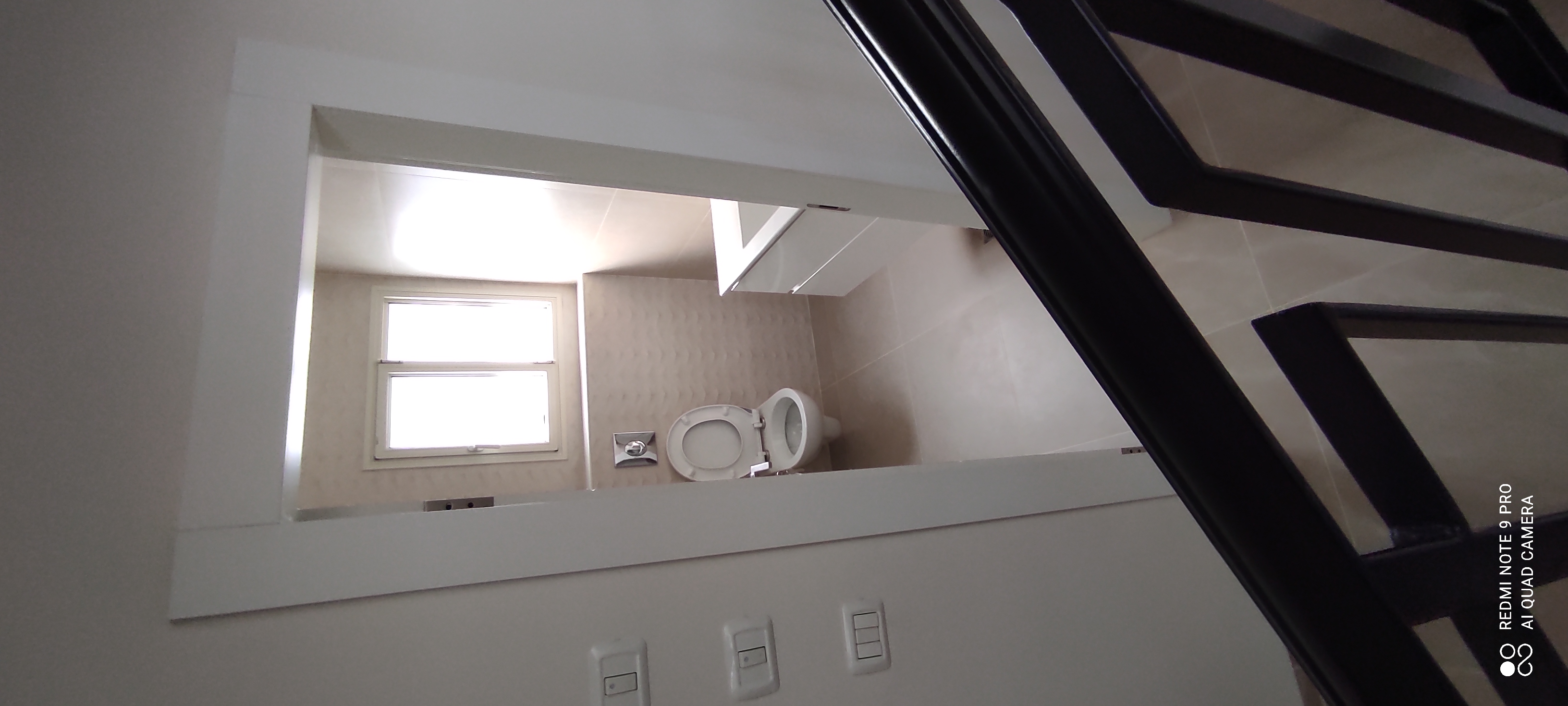 שיפוץ כללי בוילה יוקרתית בגודל 500מ''ר שתי קומות.