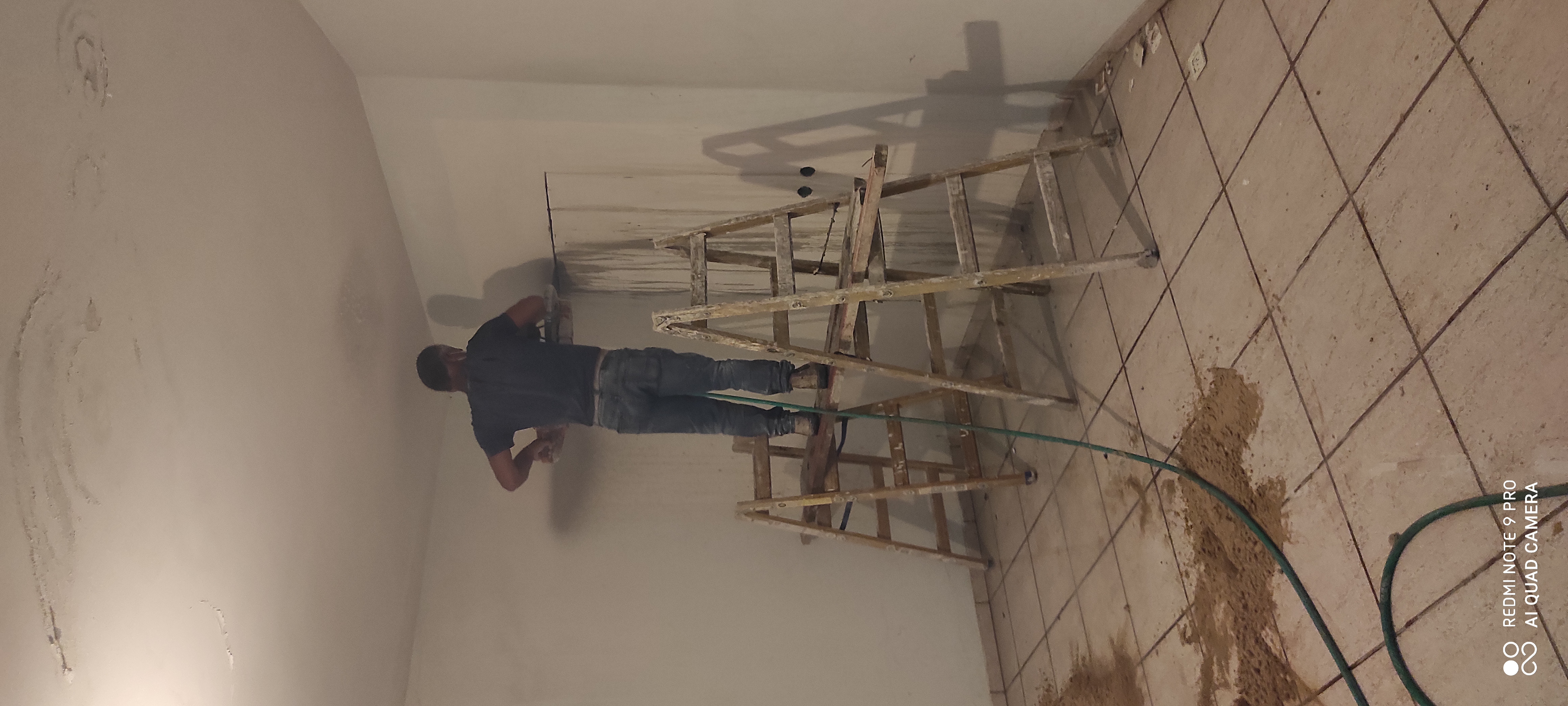 שיפוץ כללי בוילה יוקרתית בגודל 500מ''ר שתי קומות.