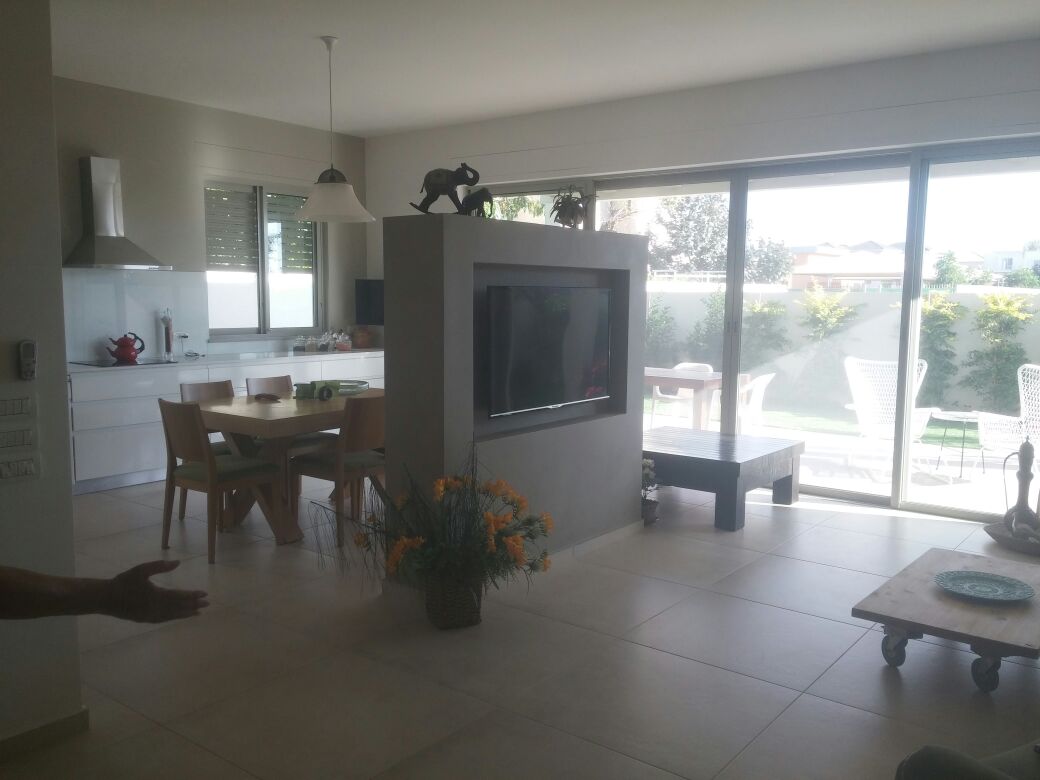 שיפוץ בשני בתים