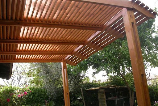 גגות רעפים פרגולות ודקים