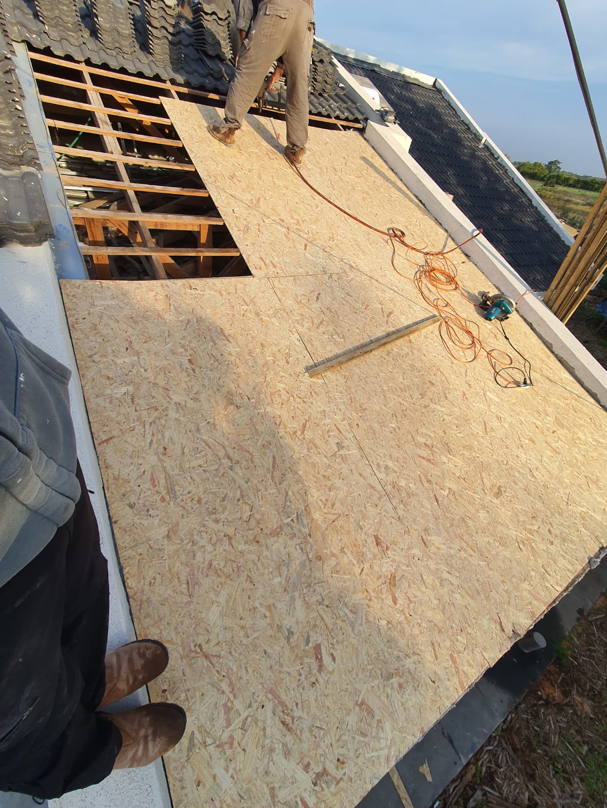 גגות רעפים פרגולות ודקים