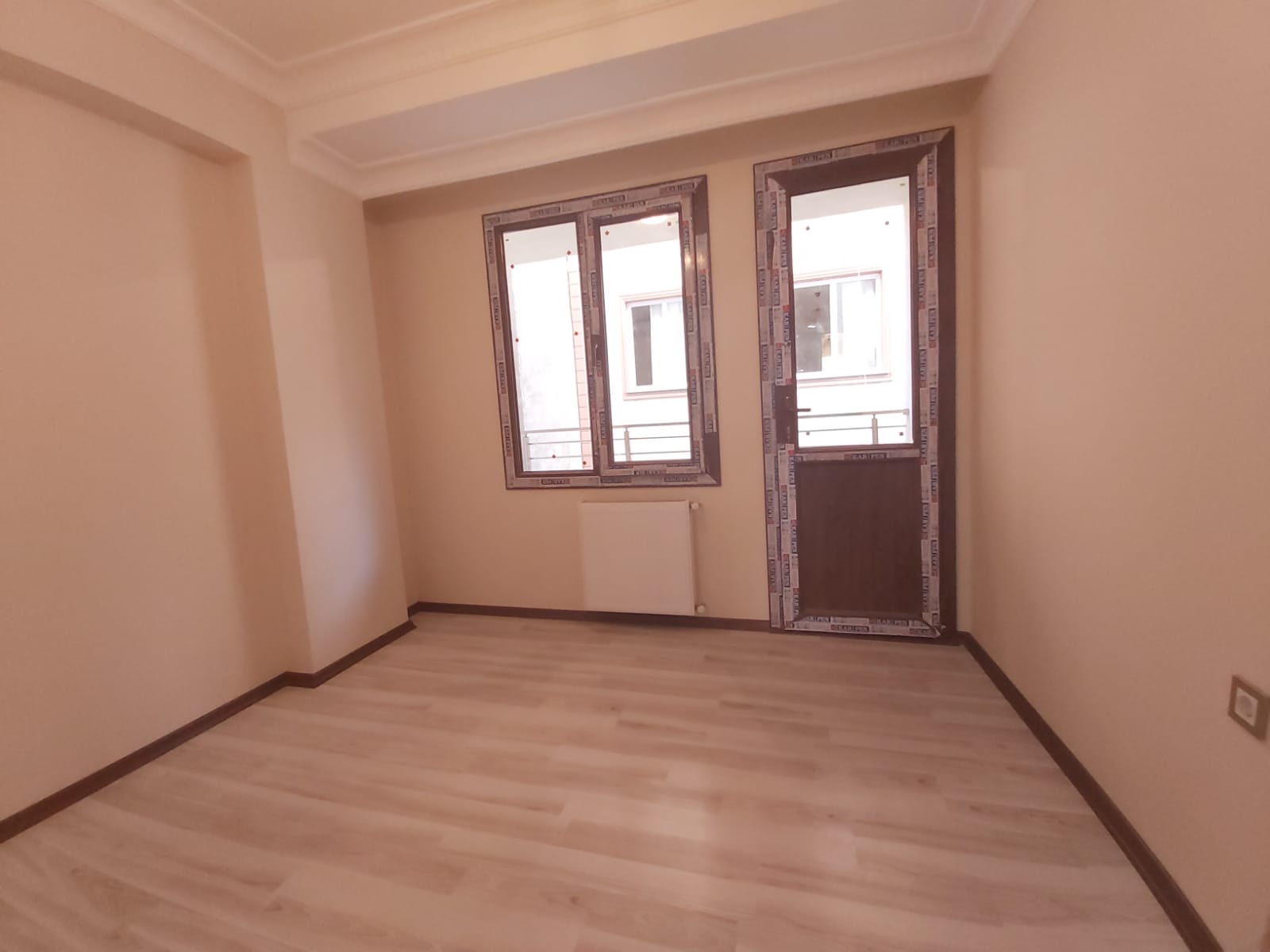 מגוןן עבודות פרקט