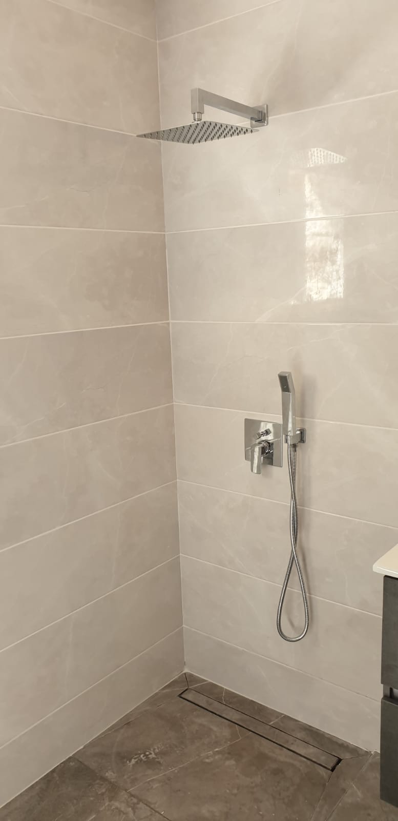 מגוון עבודות של שיפוצי מקלחות ושירותים קומפלט