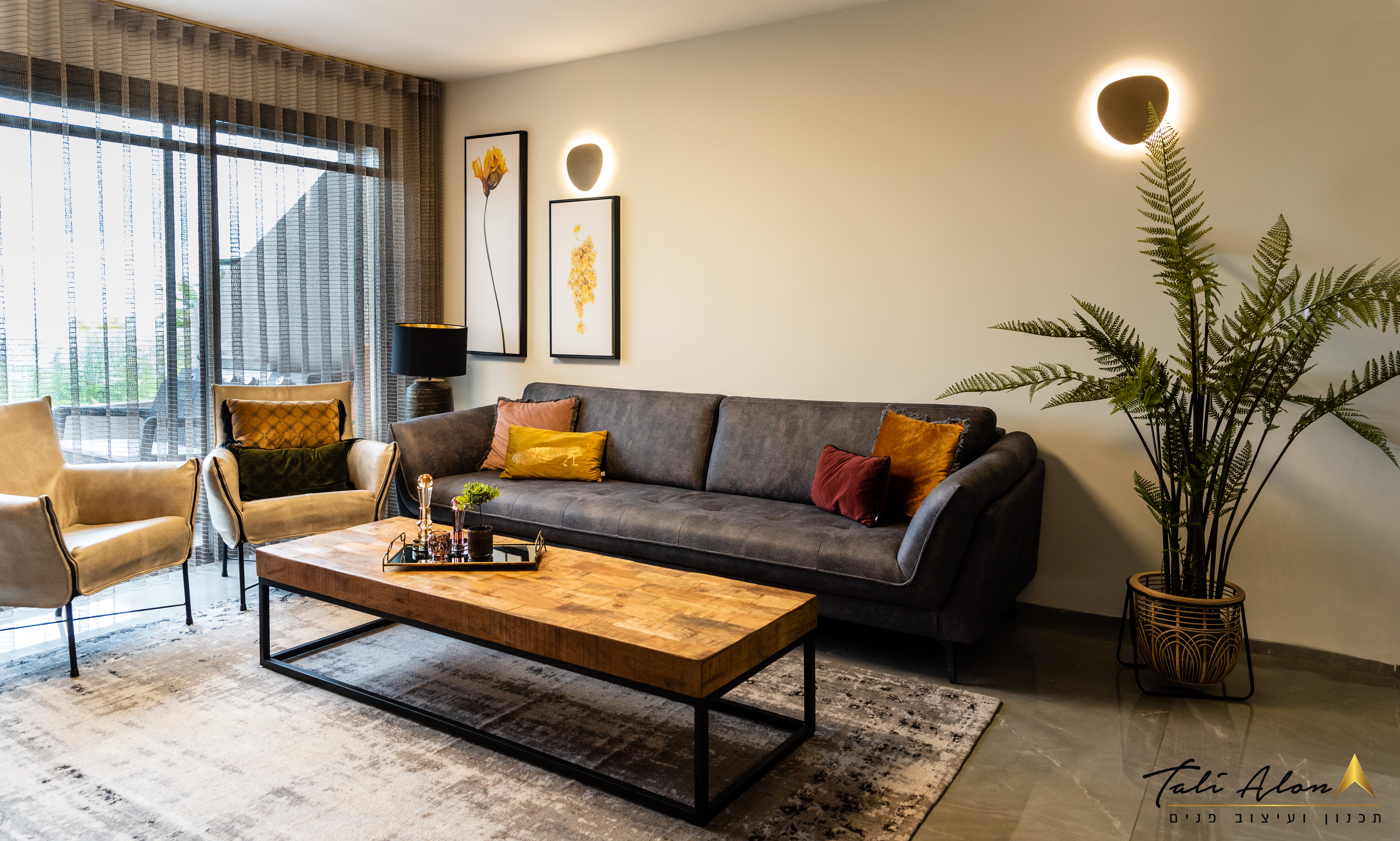 סטיילינג בנשר-שימו לב לשילוב העמוד התומך כקיר טלויזיה :-)