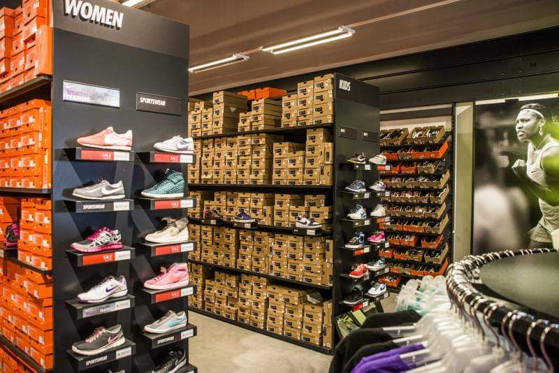 הקמת חנויות נייק סניפים: בילו סנטר, ביג קריות וקניון הדר