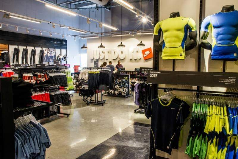 הקמת חנויות נייק סניפים: בילו סנטר, ביג קריות וקניון הדר