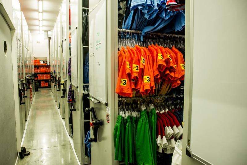 הקמת חנויות נייק סניפים: בילו סנטר, ביג קריות וקניון הדר