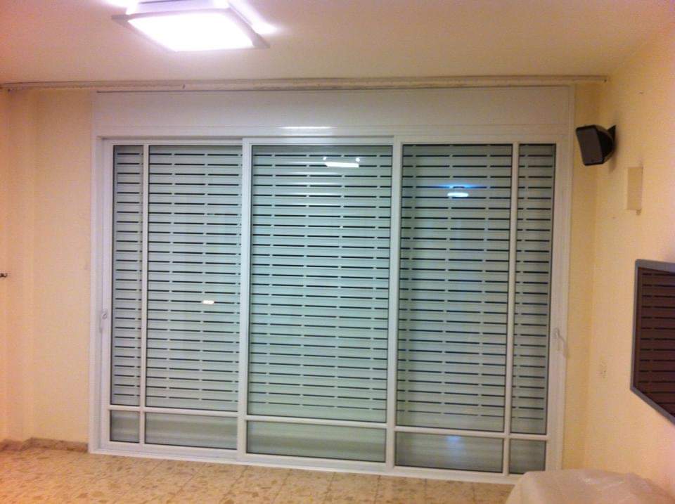 חלונות אלומיניום כולל תריסים