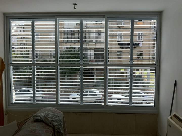 חלונות אלומיניום כולל תריסים