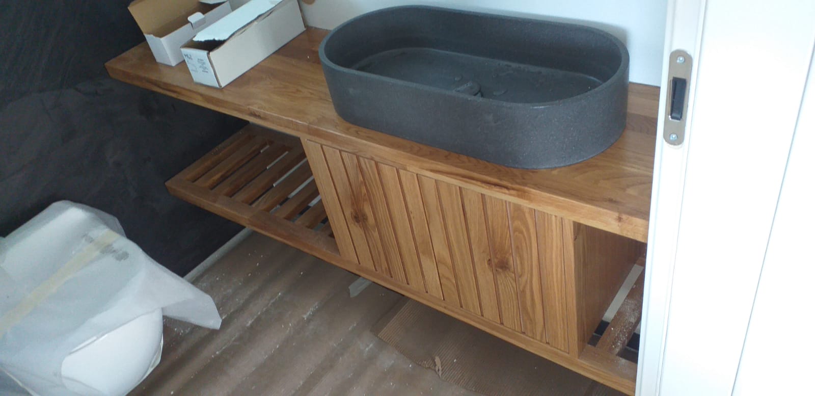 עבודות נגרות לחדרי רחצה