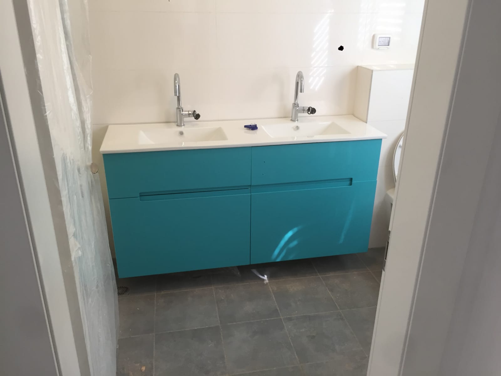 עבודות נגרות לחדרי רחצה