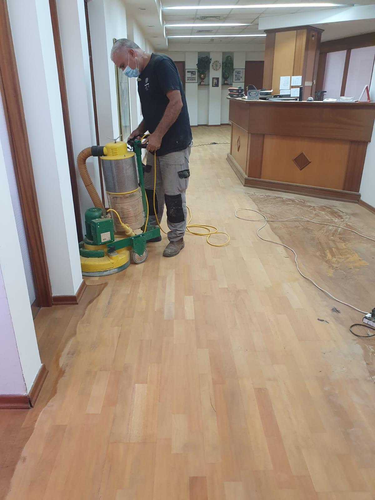 פרקט במשרדים