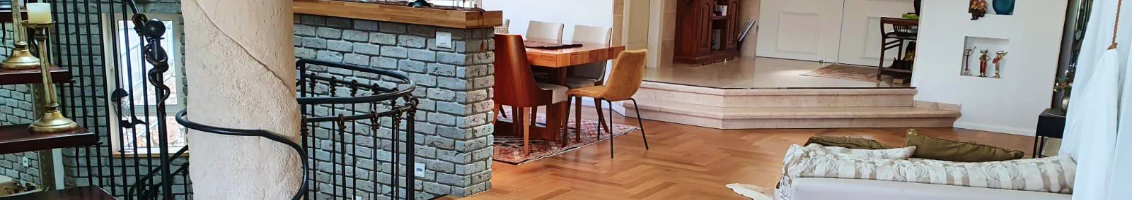 צילום מעבודה של דקל סמוחה