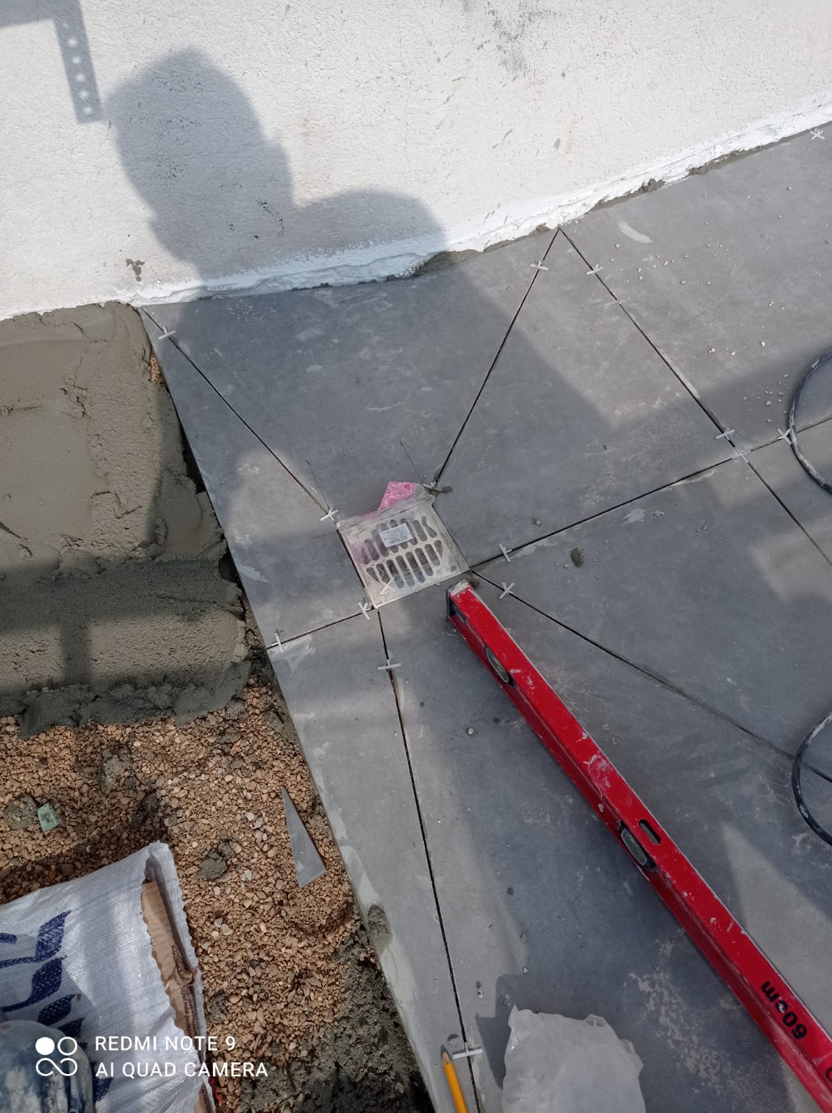 ריצוף ואיטום מרפסת