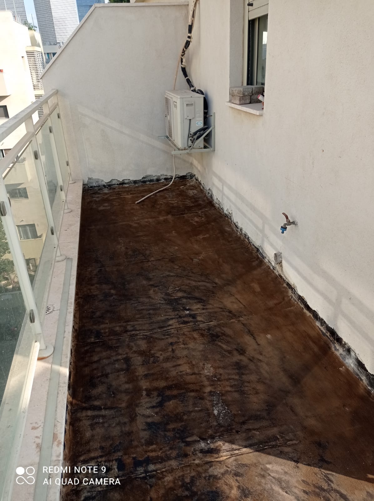 ריצוף ואיטום מרפסת