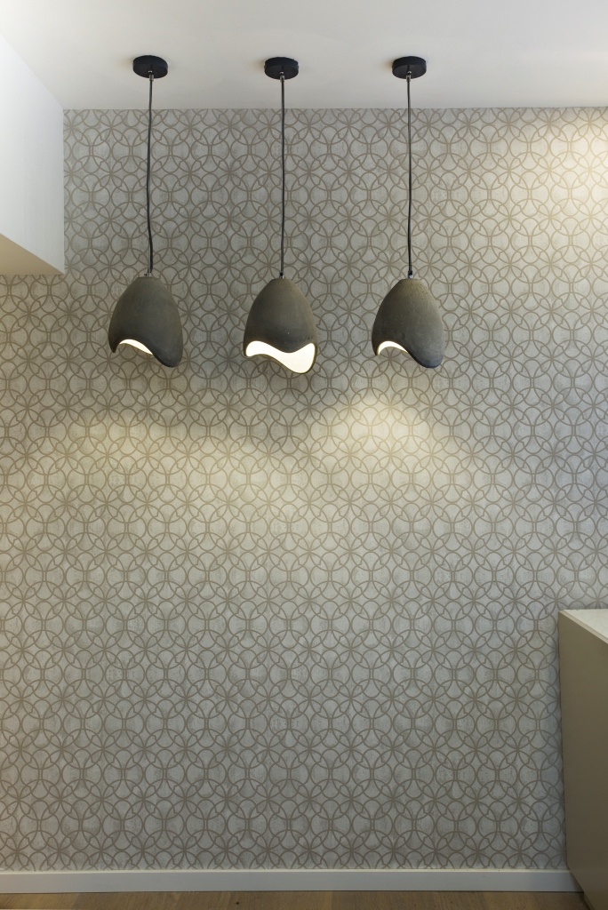 שיפוץ משרד רהיטי השלושה