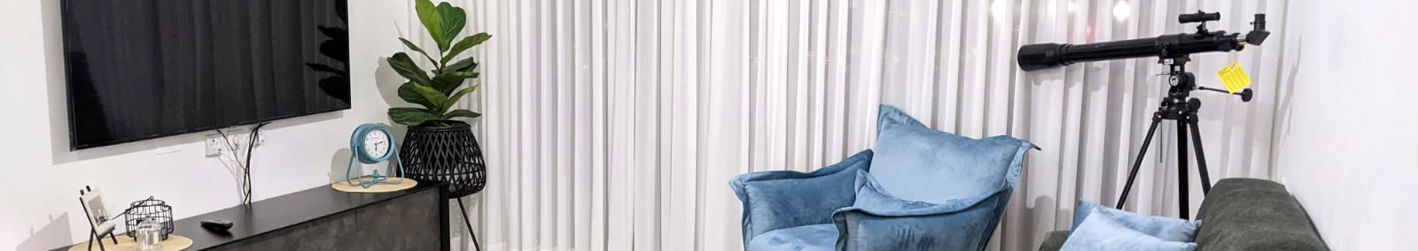 צילום מעבודה של אדם אביב