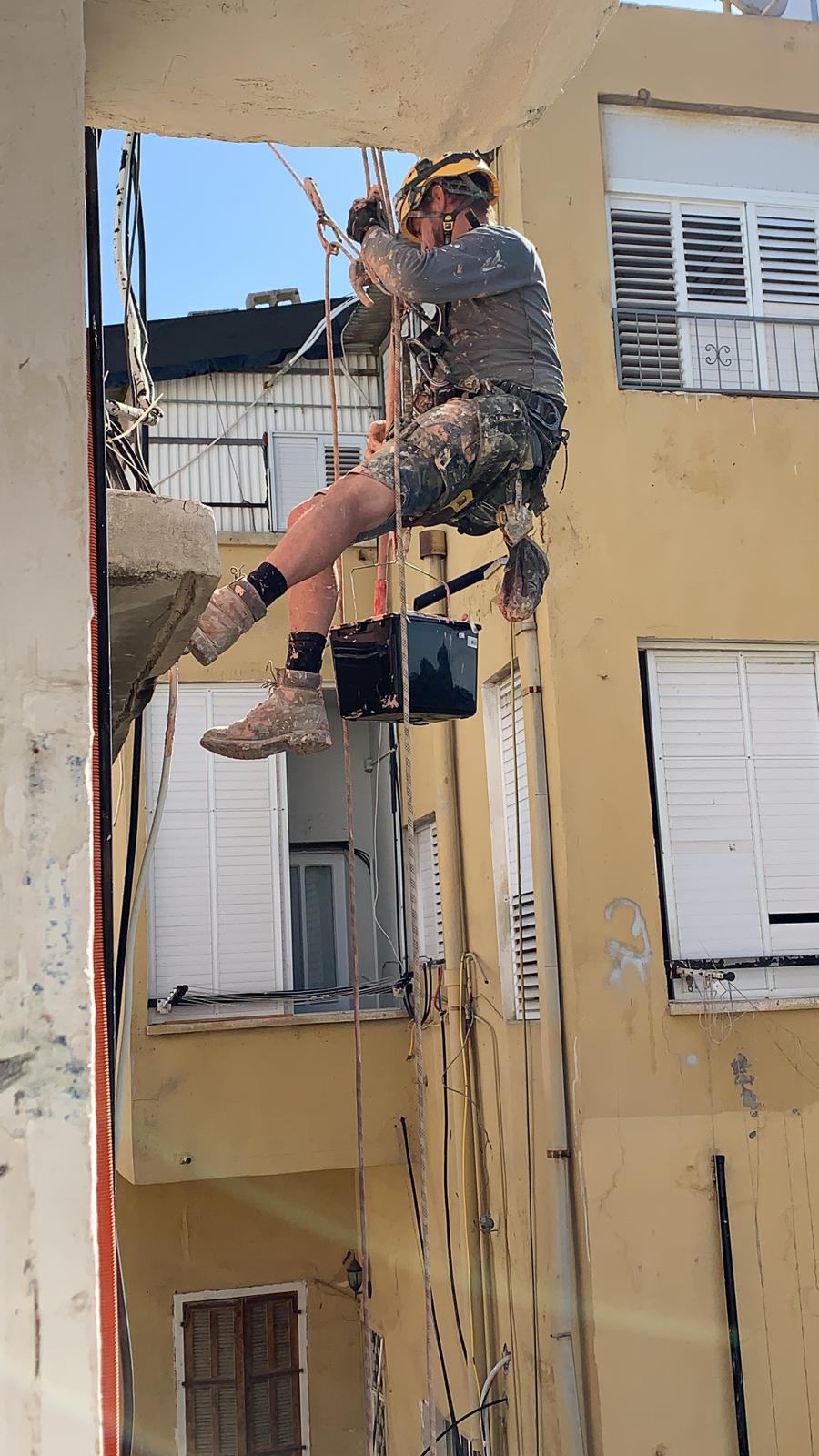 עבודות בגובה - סנפלינג