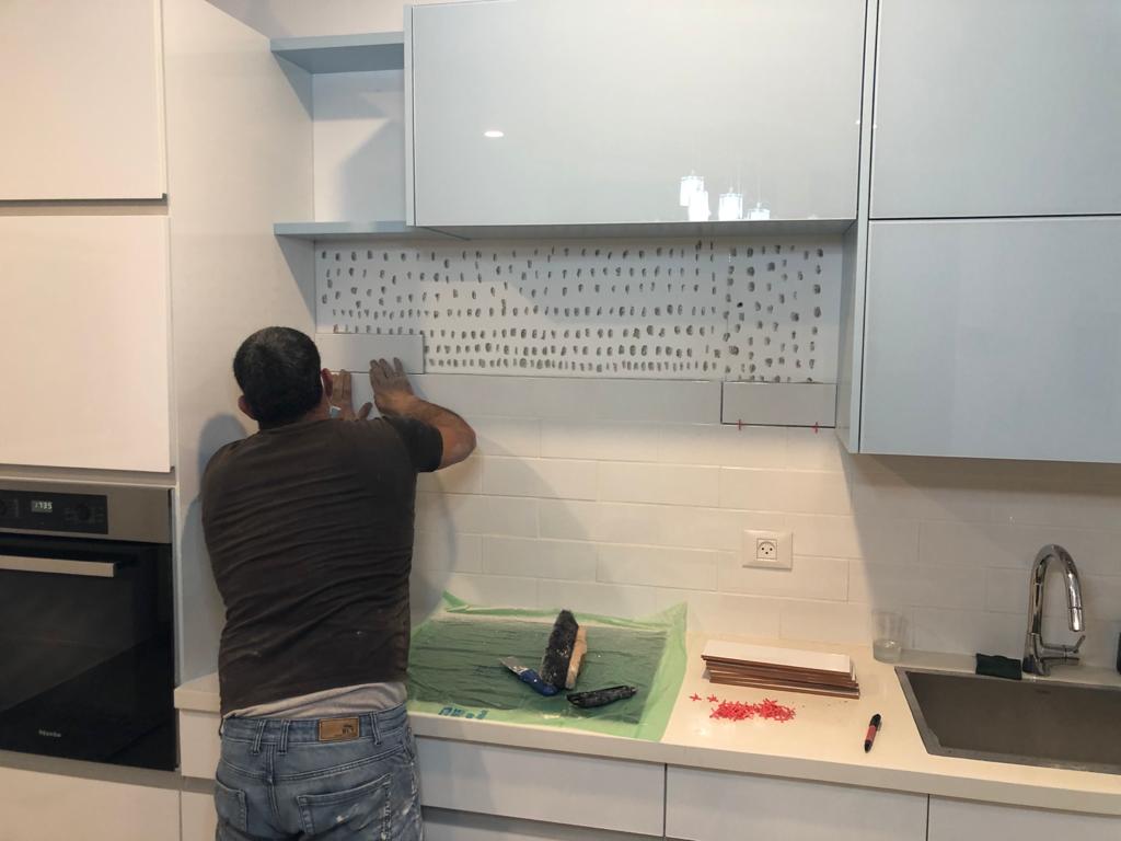 הדבקת קרמיקה