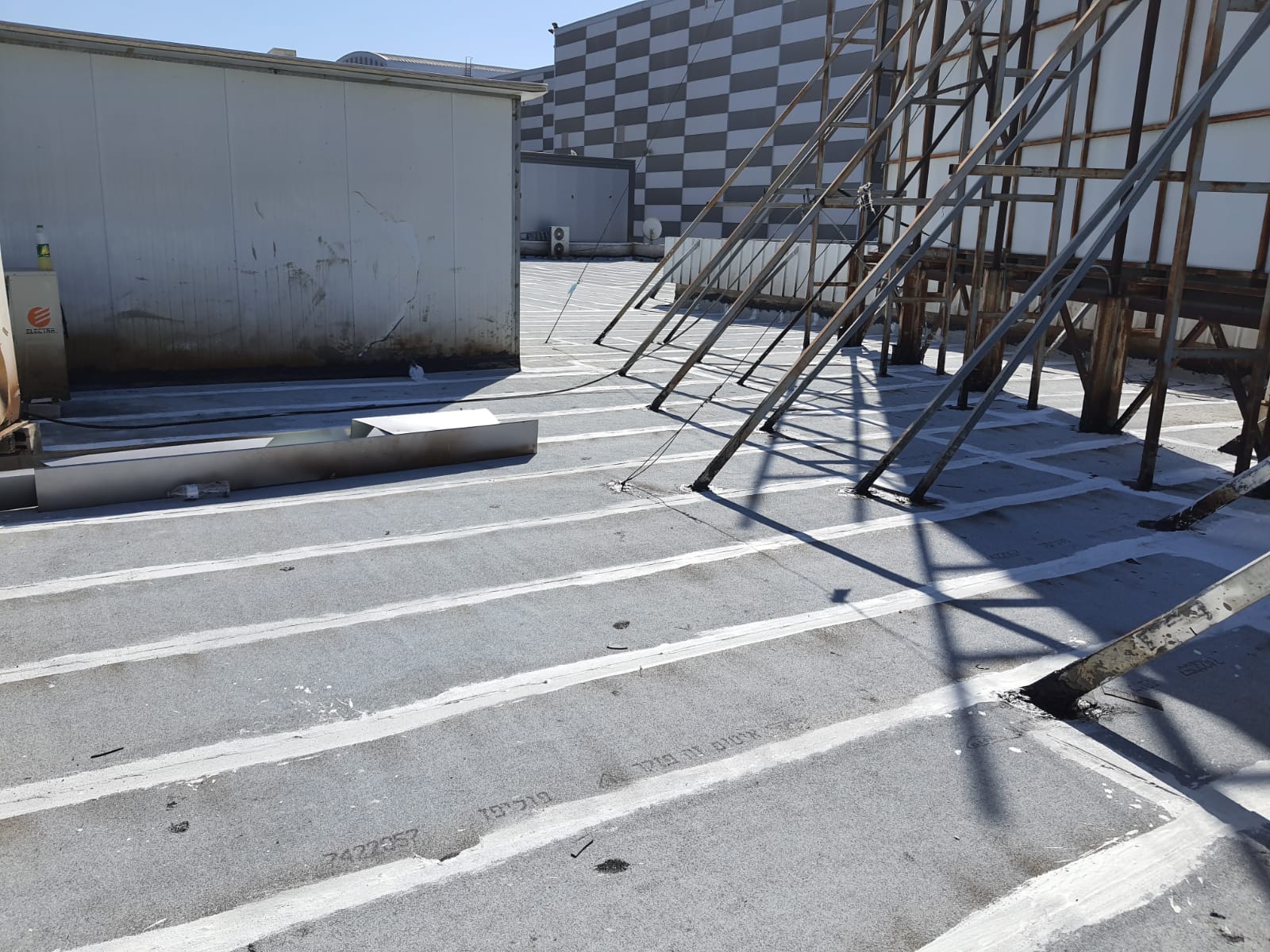 איטום גגות ביריעות ביטומניות