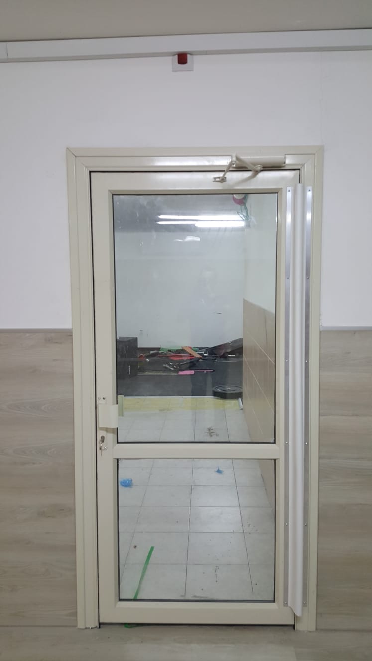 דלתות אלומיניום