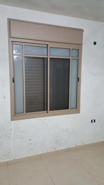 מגוון חלונות אלומיניום