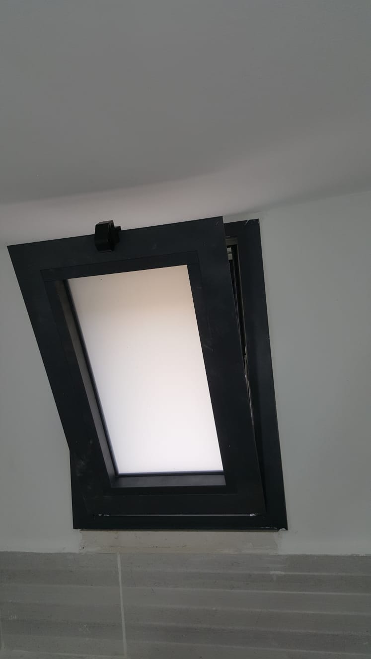 מגוון חלונות אלומיניום