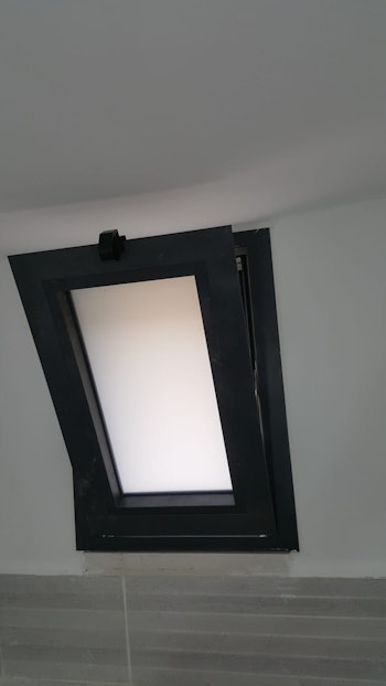 מגוון חלונות אלומיניום