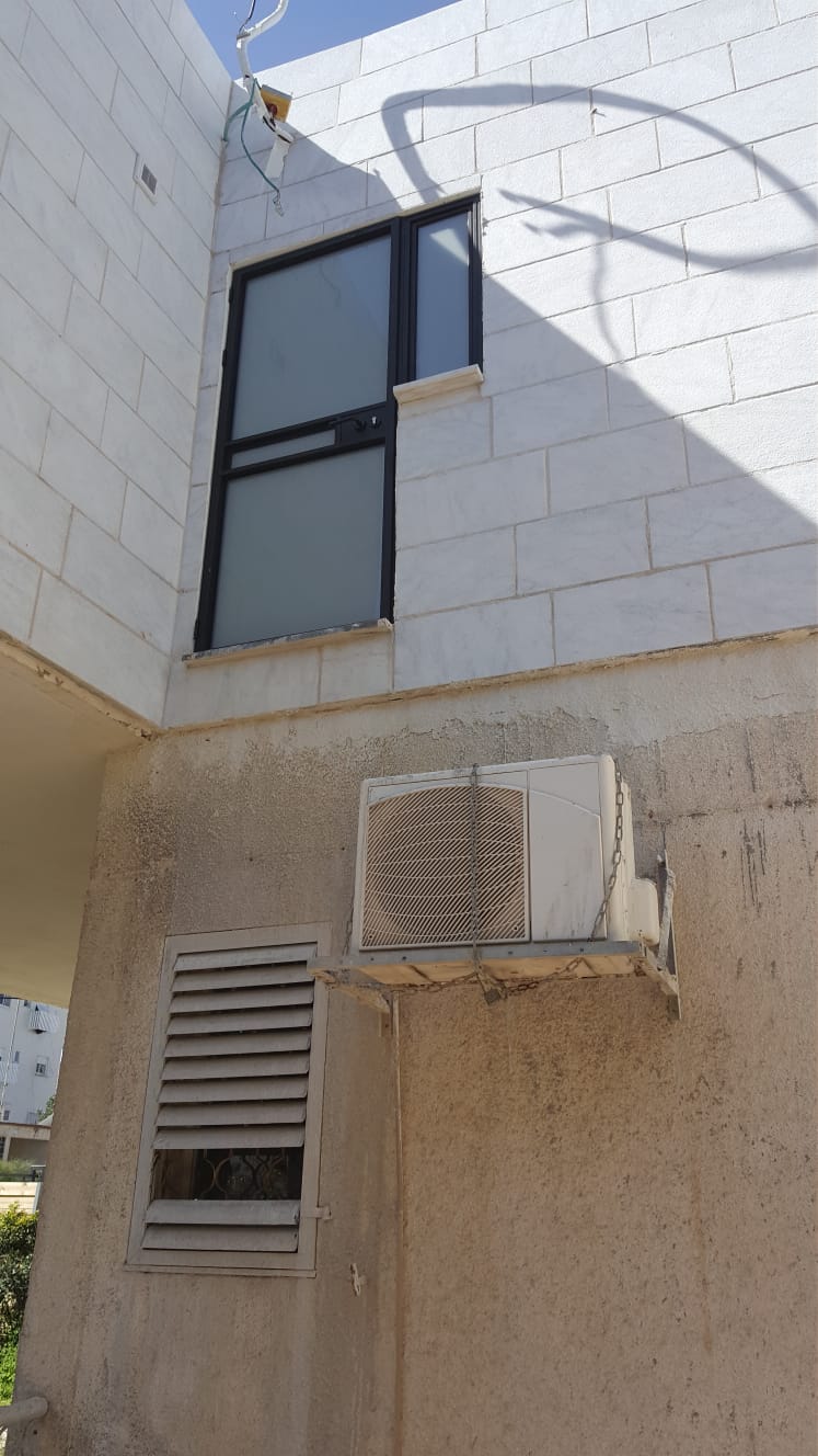 מגוון חלונות אלומיניום