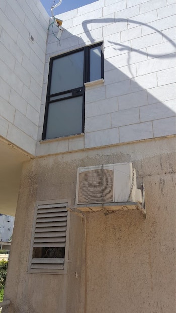 מגוון חלונות אלומיניום