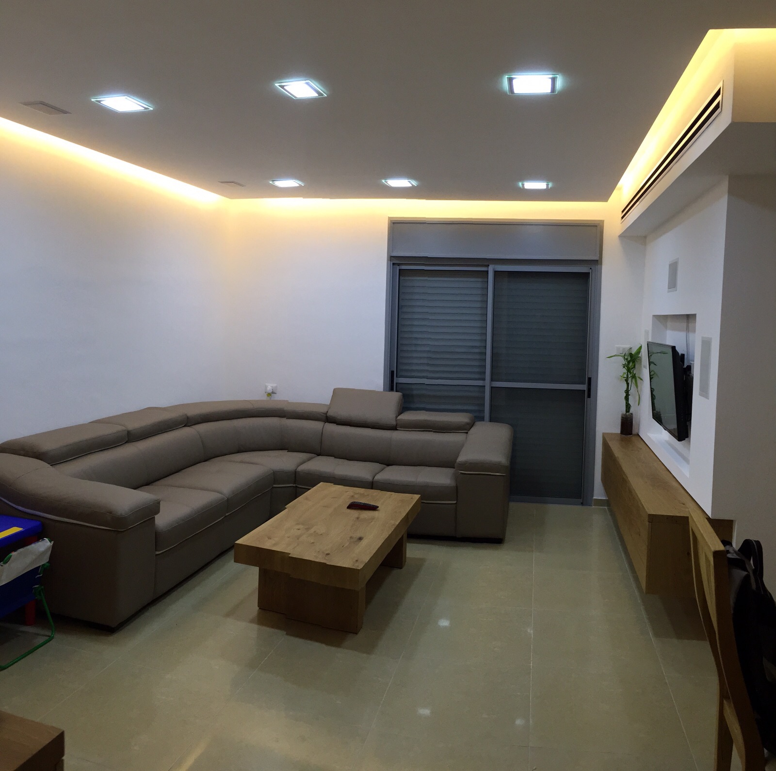 גבס, חשמל, תאורה