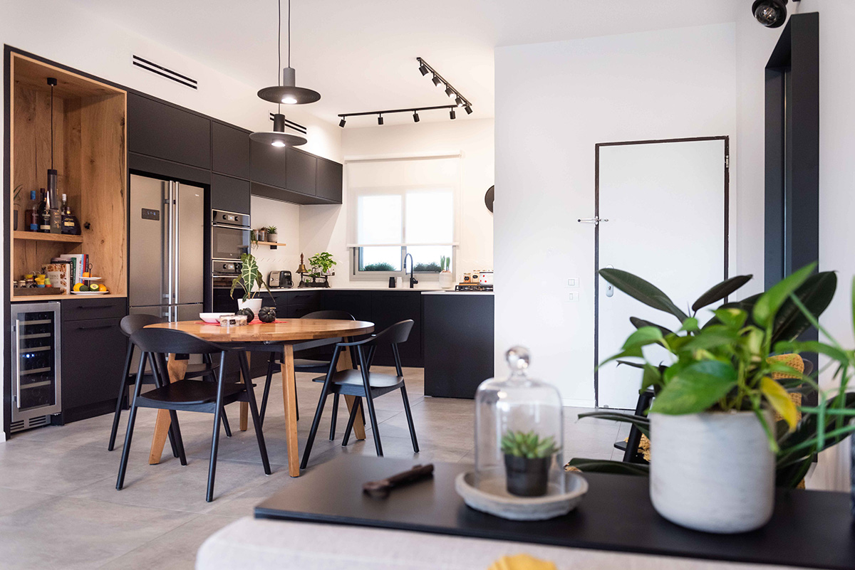 עיצוב דירת קבלן עם שחור