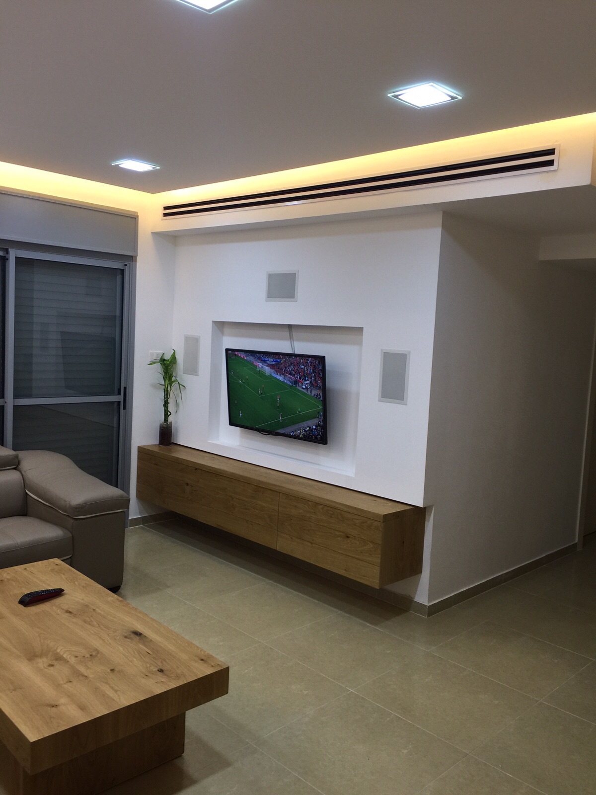 גבס, חשמל, תאורה