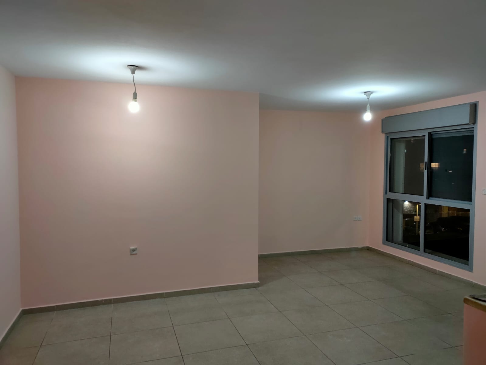 לפני ואחרי תיקונים וצבע בדירה