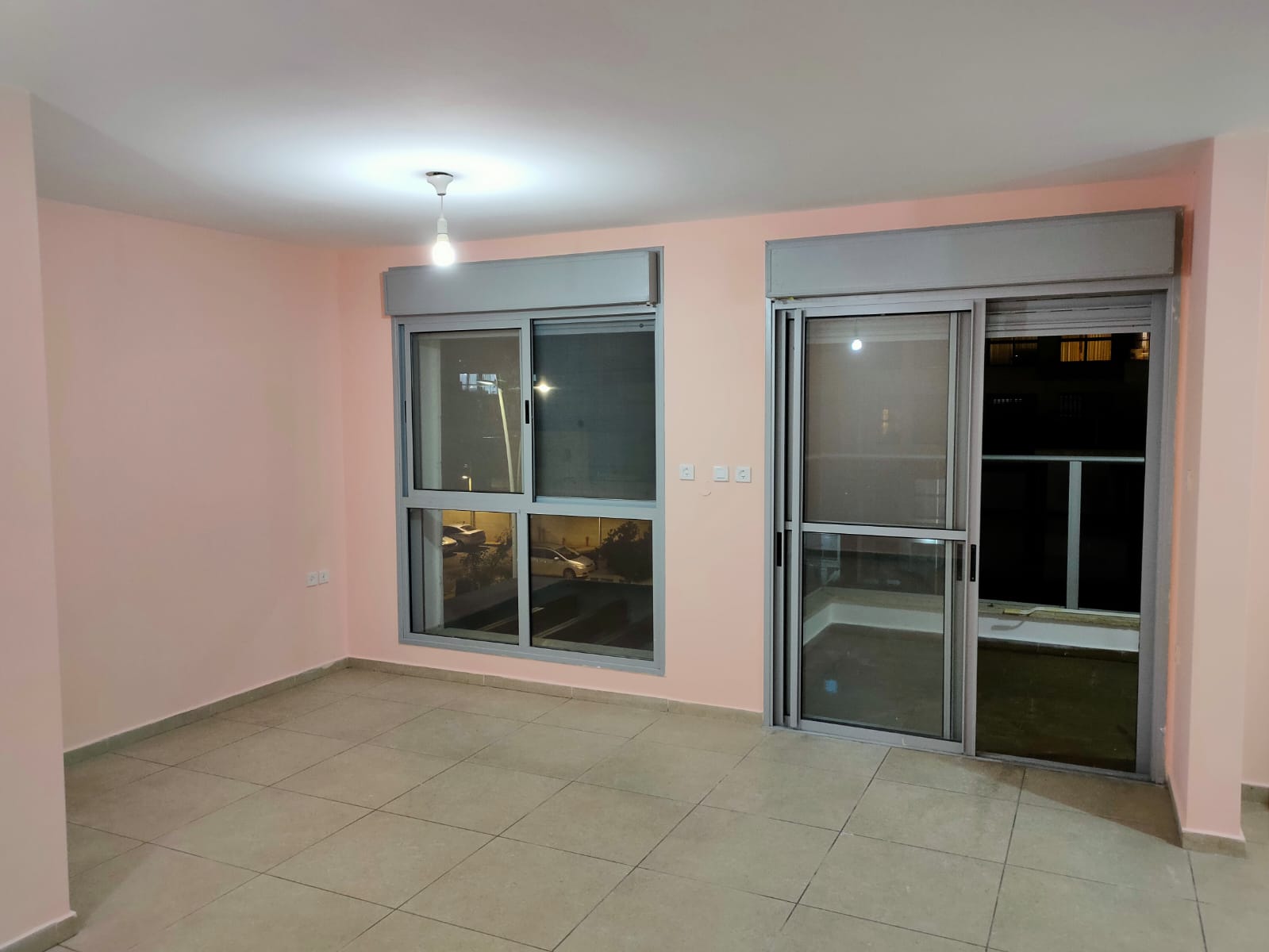 לפני ואחרי תיקונים וצבע בדירה