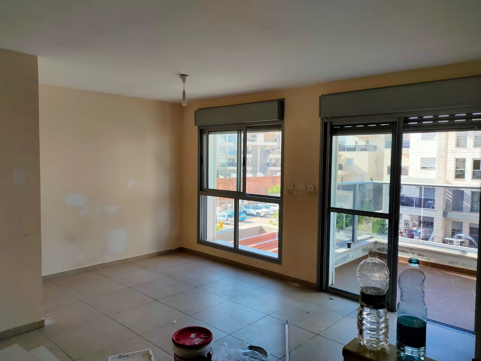 לפני ואחרי תיקונים וצבע בדירה