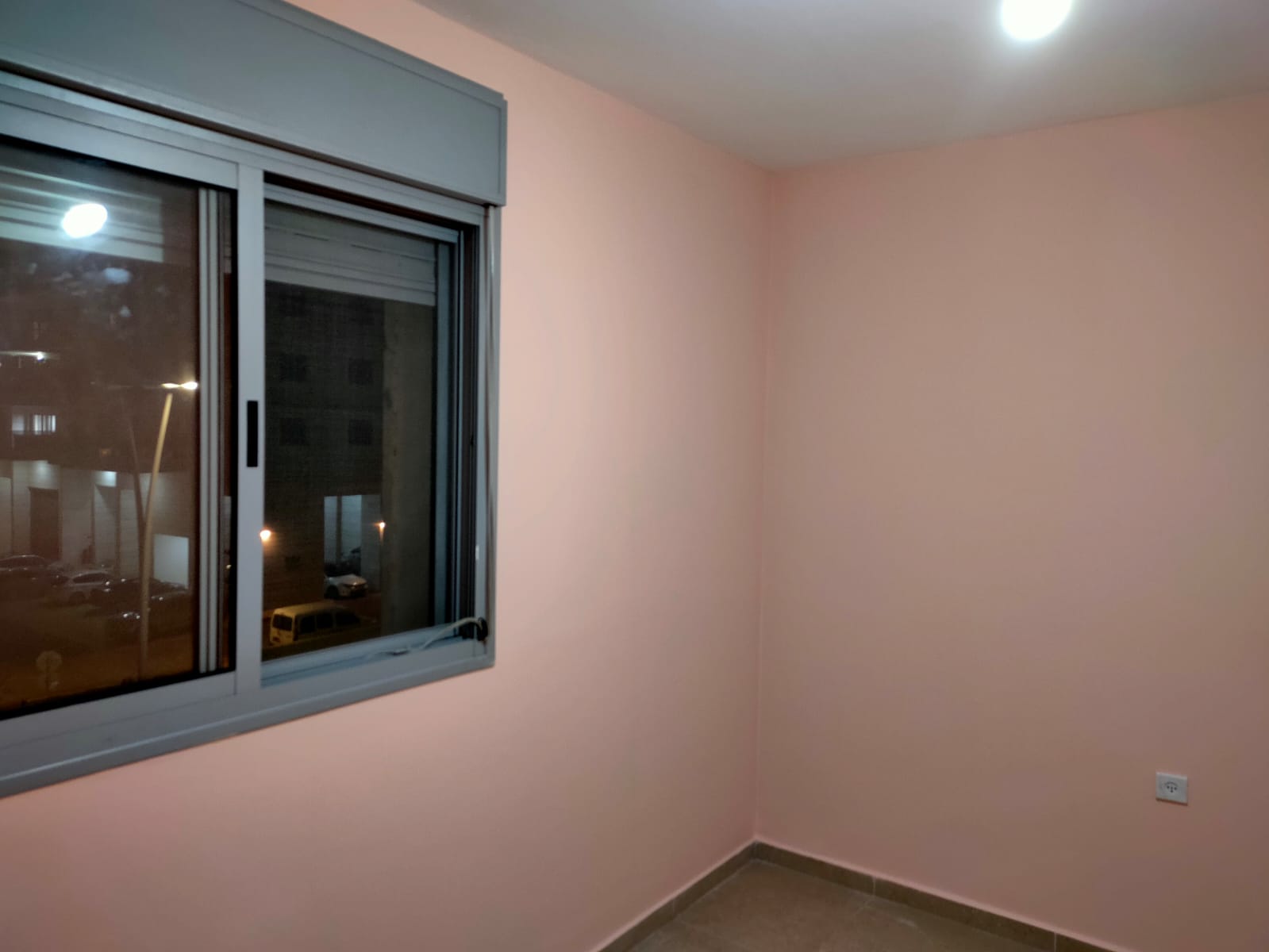 לפני ואחרי תיקונים וצבע בדירה