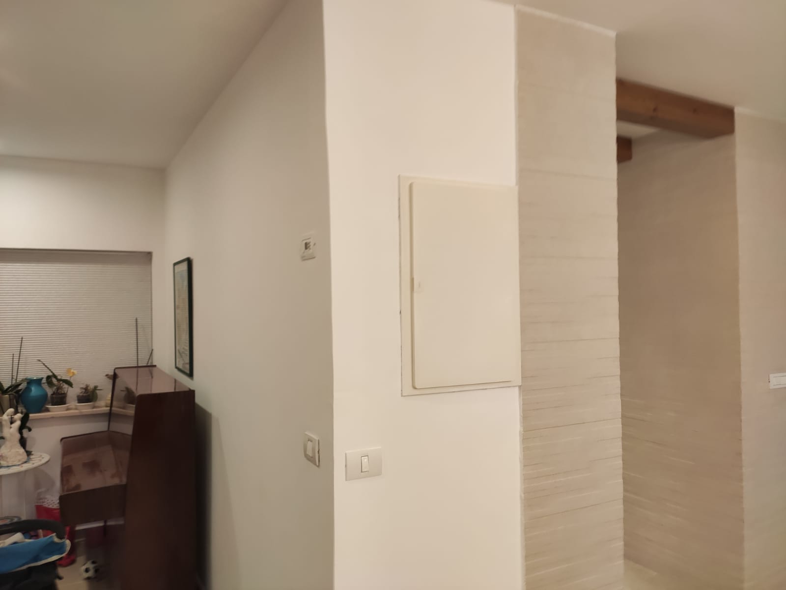 לפני ואחרי תיקונים וצבע בדירה