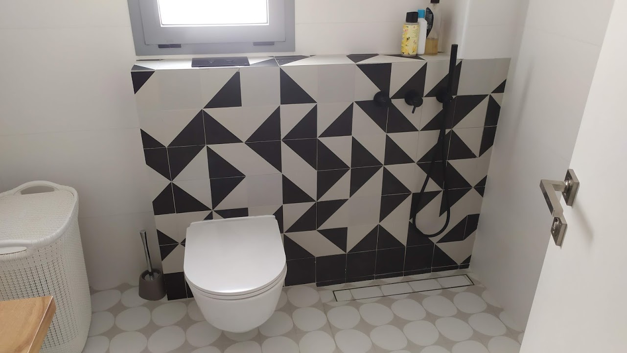 ניאגרות סמויות - אסלות תלויות.