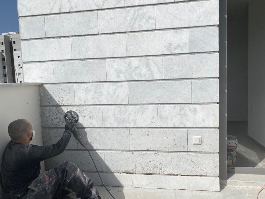 עבודות איטום בקירות חיצוניים