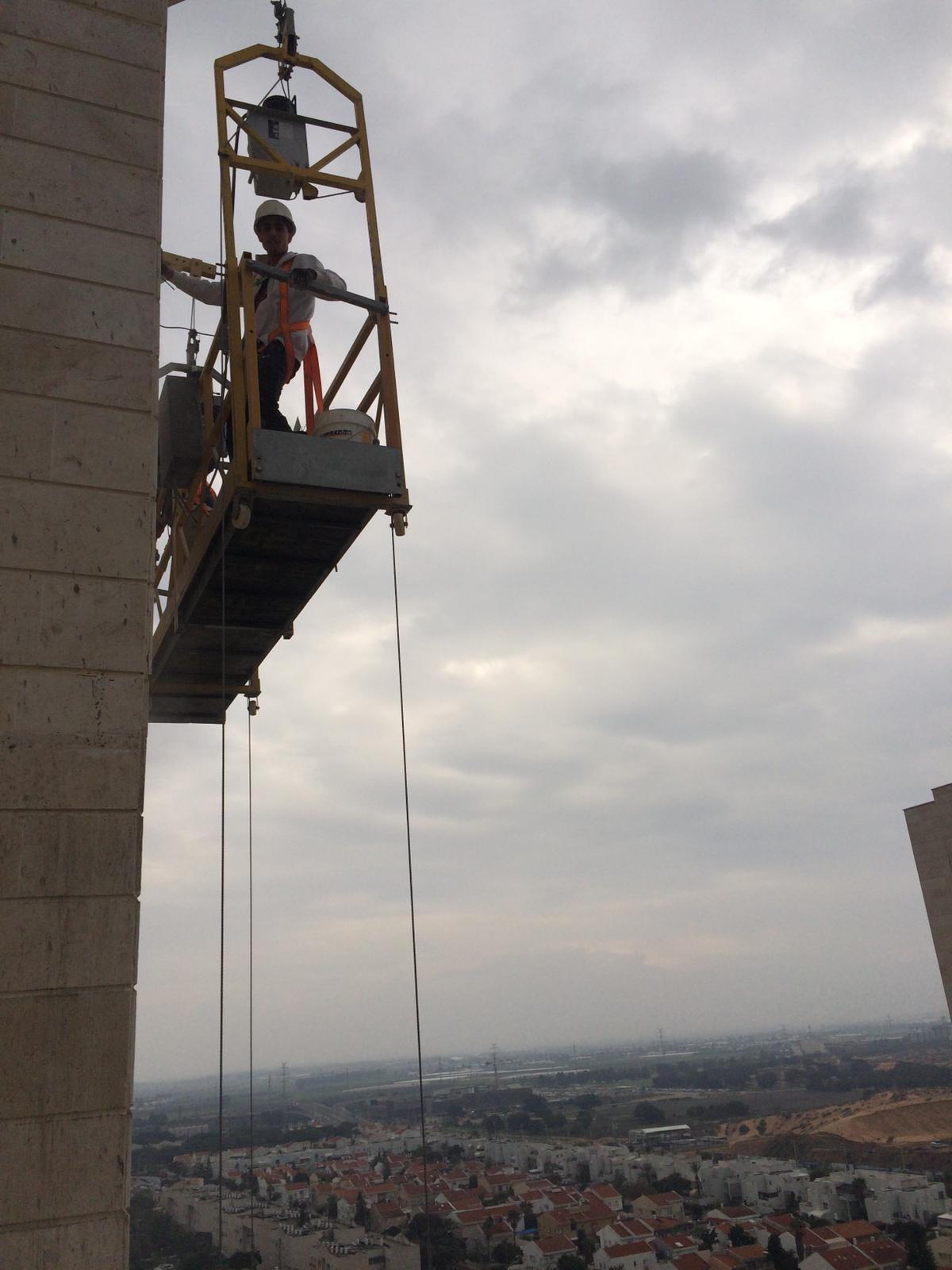 עבודות איטום בקירות חיצוניים